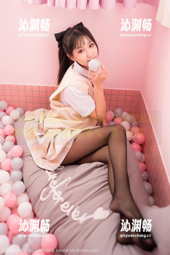Feilin嗲囡囡 - 最新写真，林煊煊从JK到学霸，未必都是书卷气，来“鉴橙”！