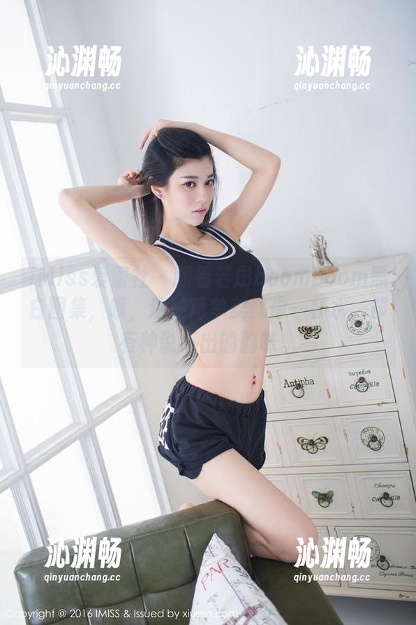 IMiss爱蜜社 - 翻看若彤boomboom黑白图集，哦，这种简单美就像一杯水，却有种说不出的韵味。