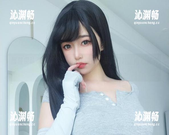 假装很认真地浏览K酱的清纯女友福利图片，内心其实已经开始游走了。