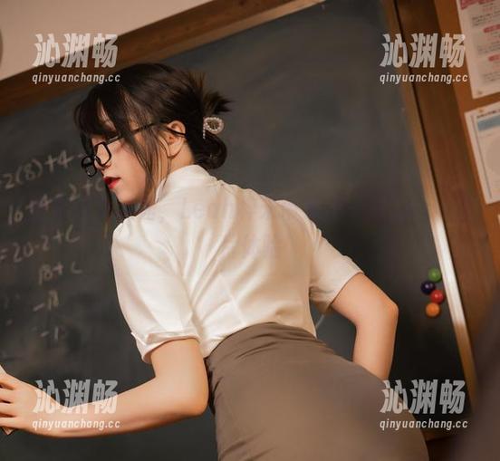 堕落修女系列，Leah梓未带来不一样的cos图片体验