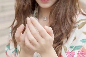 MSLASS梦丝女神 – 免费的王晓瑞水晶高跟照片，悲催的是，鞋子太美，我却没法穿它！