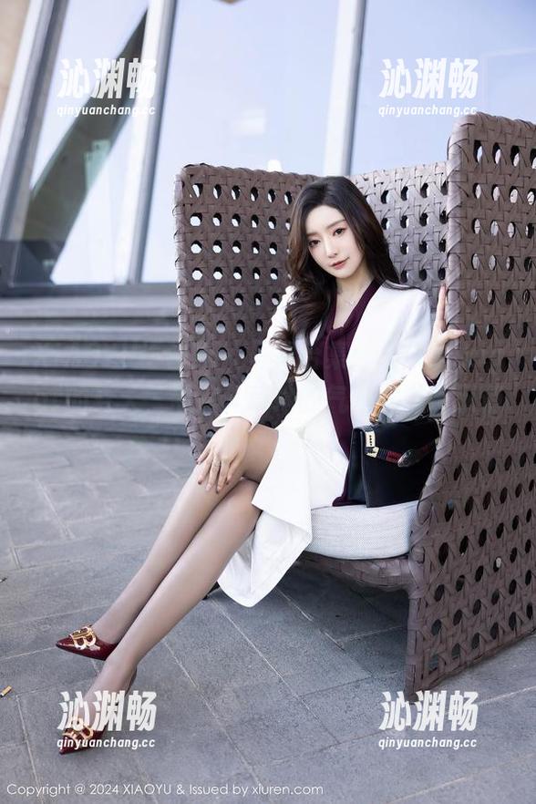 XIAOYU语画界 - 写真合集：杨晨晨sugar的夏天，带点儿草地的气味，随意又俏皮。