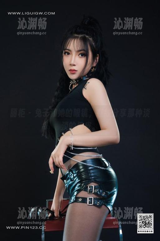 丽柜 - 兔子和她的眼镜，在线分享那种淡淡的俏皮。