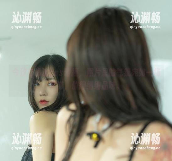 今汐与海边cos碰撞，照片里的气氛宛如一场梦游，值得细细品味。