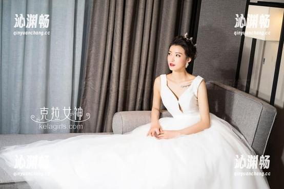 克拉女神 - 宋智珍的空姐造型：网盘里的福利，谁能拒绝下载呢？