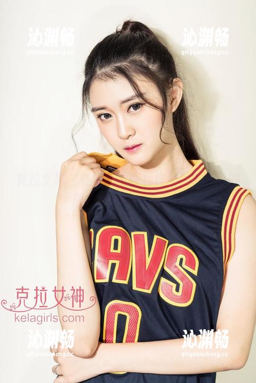 克拉女神 - 在教室里翻找作品，苏可可的图库让我摸不着头脑