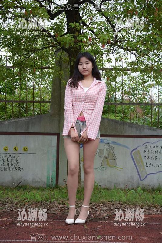 初夏女神-依依 初夏女神 - 依依的俏皮体操服系列,这次的套图分享要看好几次