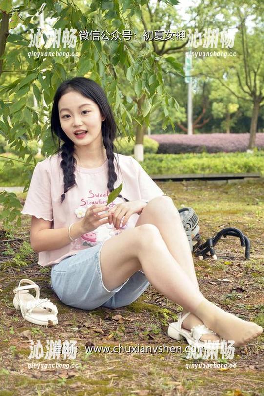 初夏女神-点点 初夏女神 - 点点的七月牛仔,别说这美图能把我眼睛眯成一道缝!
