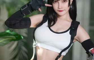原图不只是千夜未来的秘书妆，还有无意识中散发的那种气场，讨论讨论这波COS吧。