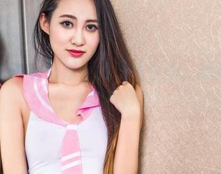 头条女神 – 御姐小晴子在这里，我的目光根本挪不开了！