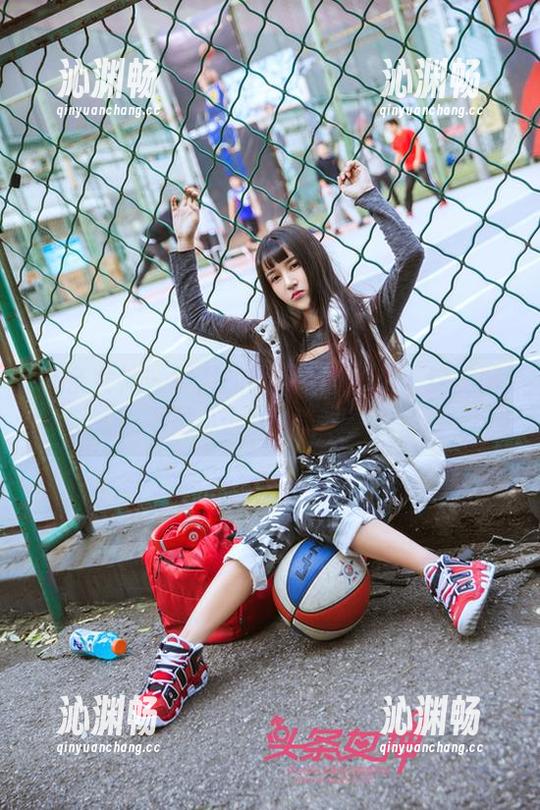 头条女神 - 琳琳的纤纤玉腿摄影：这美图不是小公举的计划吗？