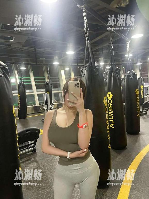 奶宝妹纸 微密圈 - 这也太有趣了,奶宝妹纸短裙套图没个圣光,显得越发真实不过了。