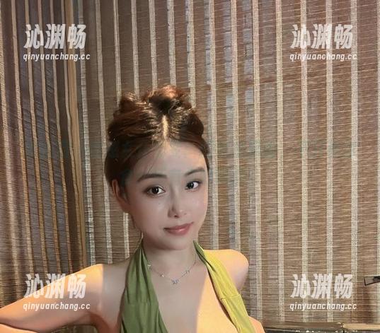 微密圈 - 性感女仆奶雯：图包里藏的，不只有甜食，还有你的眼泪！
