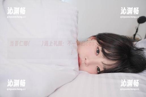 当姜仁卿(강인경)遇上礼服：不一样的cos，疯狂又逗趣的搭配！