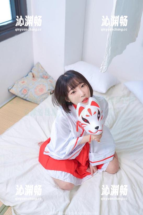 在姜仁卿(강인경)的图库里，有关埃罗芒阿老师的线索，你忍得住不下载？