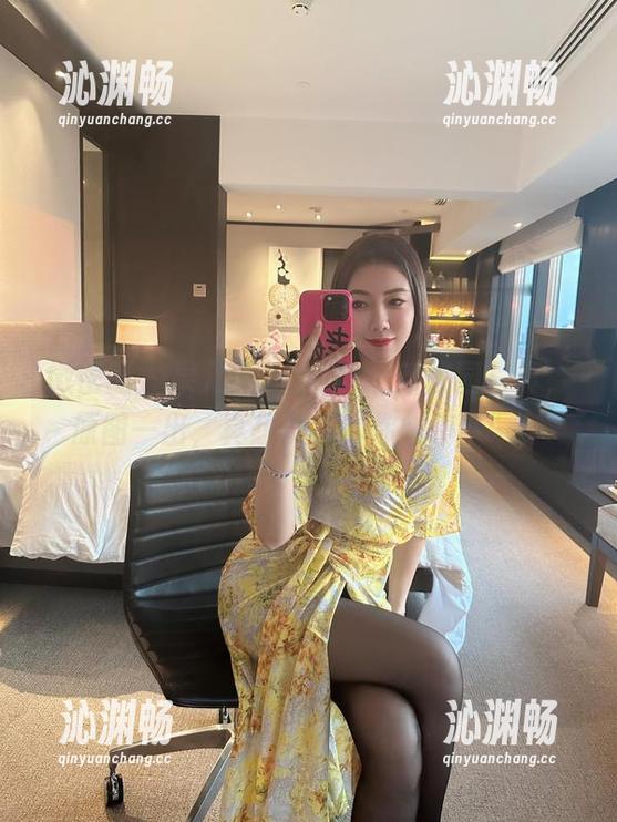果儿Victoria 微密圈 - 果儿Victoria的新校园写真,原图一出,真想说句“你快停下”!