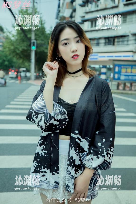 梦丝女神 - 新鲜出炉！乔儿的白丝套图，是不是又让你无法抵抗这股青春的冲击？
