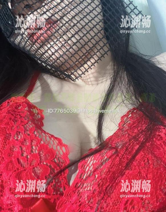微密圈 - 楚楚不吃鱼的泳衣作品集：高清美图，水边的“自我展示”。