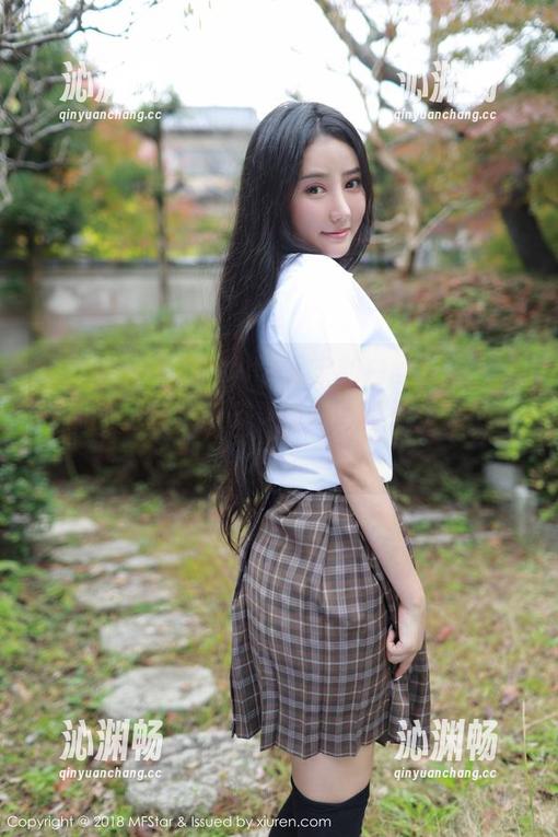模范学院 - SiByl李思宁的白丝画像，定制你的视线，来嘛，瞧瞧这细腻透亮的影像。