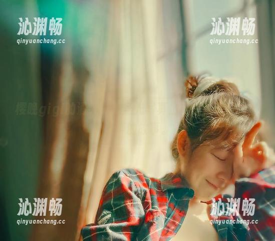 樱晚gigi的清纯，无圣光写真仿佛在跟我讲一个无声的故事。