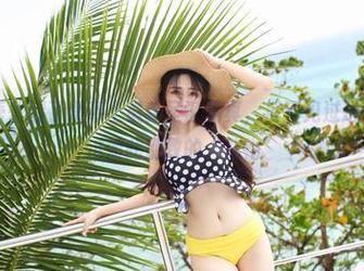 爱蜜社 – 蕾蕾醒了没奉上最新圣诞写真，反正见过送礼的，没见过如此别致的“礼物”
