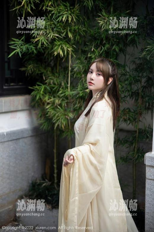 秀人网 - 想评判这图包里的媃柔rourou制服，结果全被她的气质打败了，真是…无言以对！