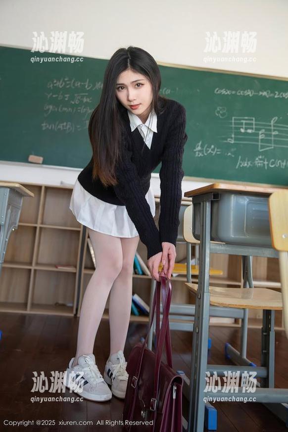 秀人网-王紫琳 秀人网 - 王紫琳校服写真集,似乎让人又变年轻了…