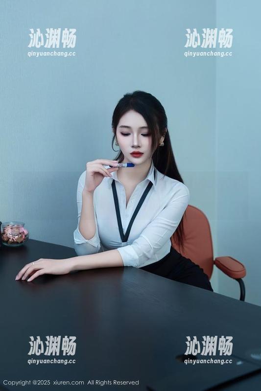 秀人网 - 隐藏的腔调：当原图里的陈茜妮zoe邂逅天台的夕阳