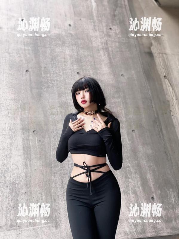 微密圈 - 无法抗拒的诱惑，私房粉色的猪陈佩奇与体操服，原图慢慢来！