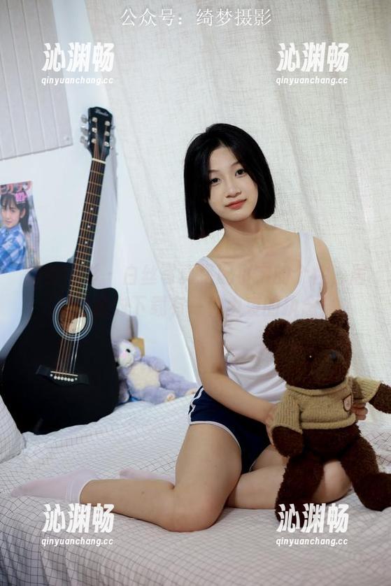 绮梦摄影 - 白丝写真搭配小宇的个性，居然让我对下载有一种由衷的执念！