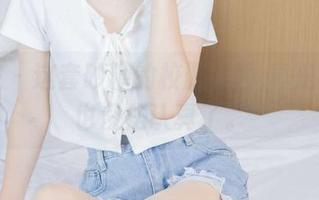 袜啵啵 – 这套砂糖的校服美图,真是让人再也没法认真了。