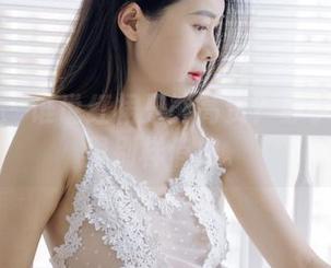 轰趴猫 – 谁说红裙只能高贵？苏小暖写真里别样俏皮。