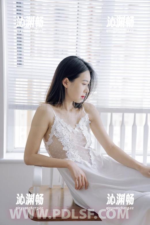 轰趴猫 - 谁说红裙只能高贵？苏小暖写真里别样俏皮。