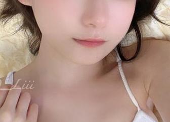 图集时间：迷之呆梨化身红白护士，没想到她还有这一手