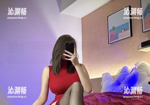 微密圈 - 醇子小姨的最新图集，火红连衣裙，性感到让人流口水。