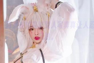 不得不说，阿寨寨的高清双人写真真让人忍不住多看几遍。